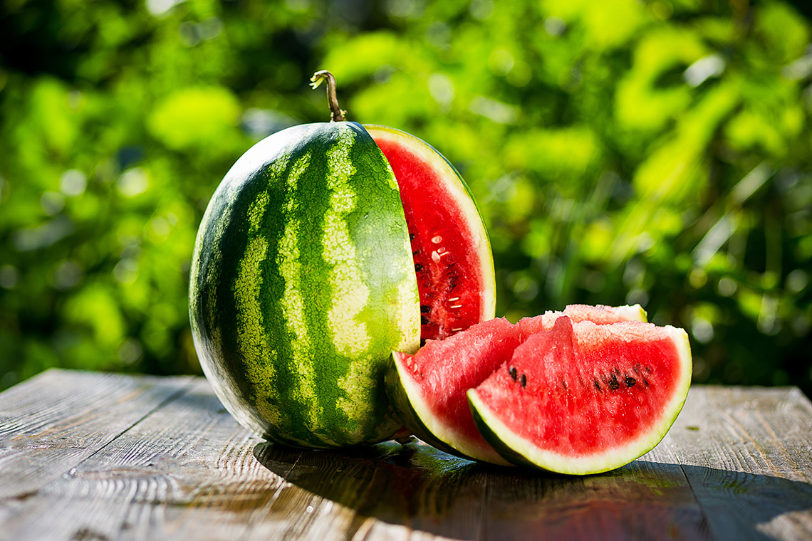 Tembikai di lorong tengah: bagaimana menanam buah berair manis ini tanpa rumah hijau